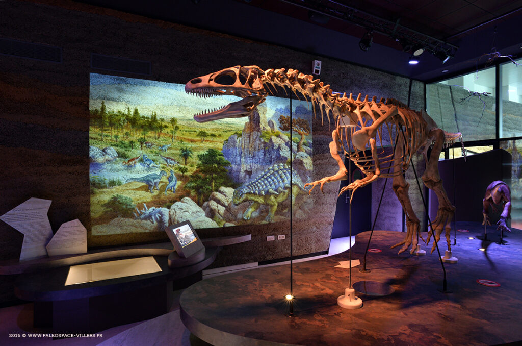 Paleospace-salle-d-exposition-Dinosaures-@P-LEBRIS